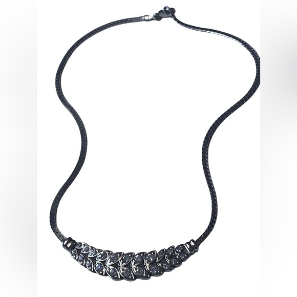 Leaf Choker Collar Necklace Gold Tone Clear Crystals Women’s Jewelry - Picture 7 of 8